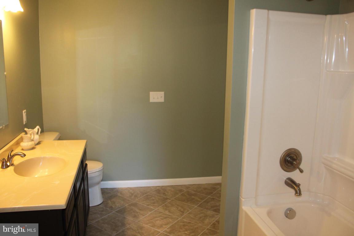 1724 Gish Road Manheim, PA 17545 - Photo 17 of 31