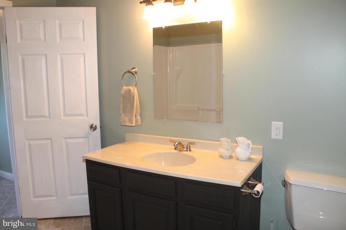 1724 Gish Road Manheim, PA 17545 - Photo 18 of 31