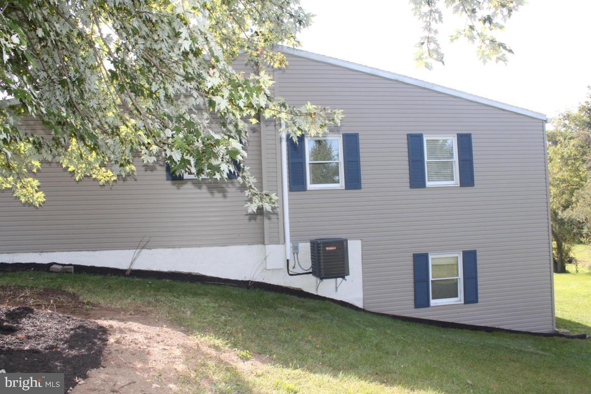 1724 Gish Road Manheim, PA 17545 - Photo 29 of 31