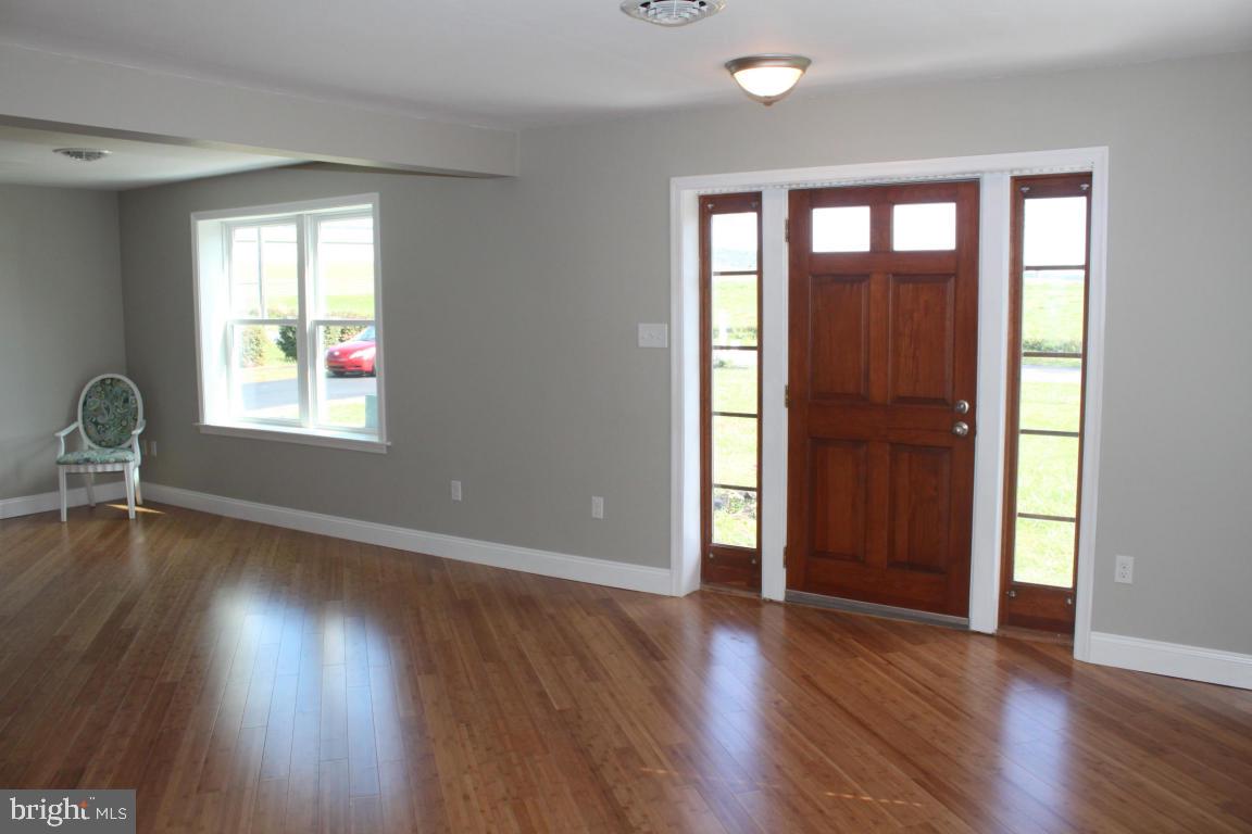 1724 Gish Road Manheim, PA 17545 - Photo 7 of 31