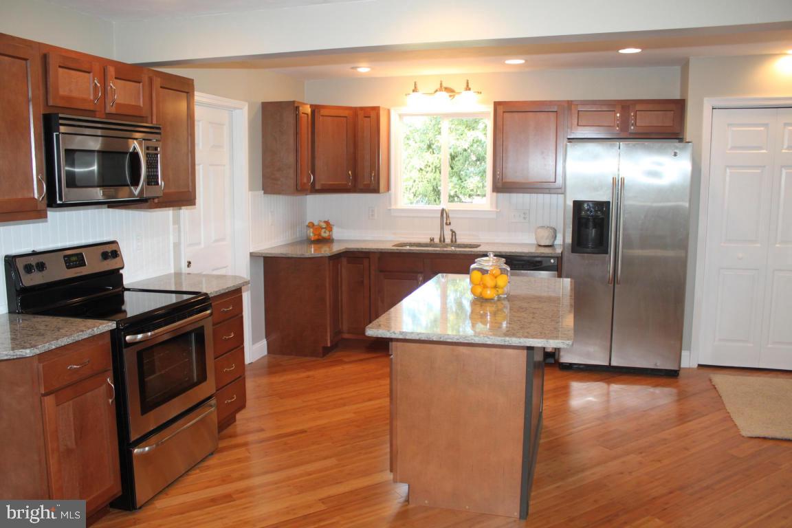 1724 Gish Road Manheim, PA 17545 - Photo 10 of 31