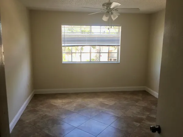 $2,100 | 1721 Village Boulevard, Unit 303, West Palm Beach, FL 33409