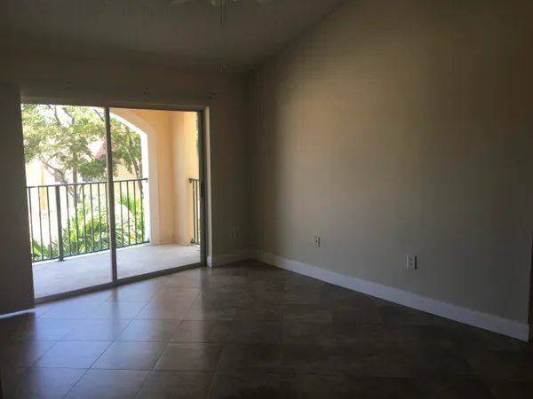 $2,100 | 1721 Village Boulevard, Unit 303, West Palm Beach, FL 33409