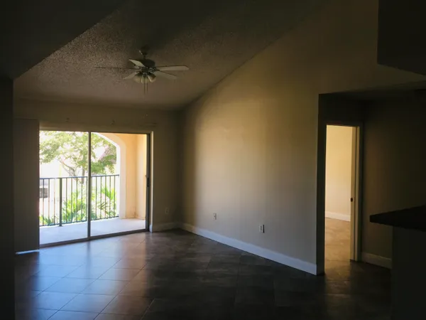 $2,100 | 1721 Village Boulevard, Unit 303, West Palm Beach, FL 33409