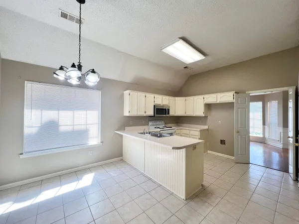 $1,750 | 9347 Garden Woods Drive, Memphis, TN 38016