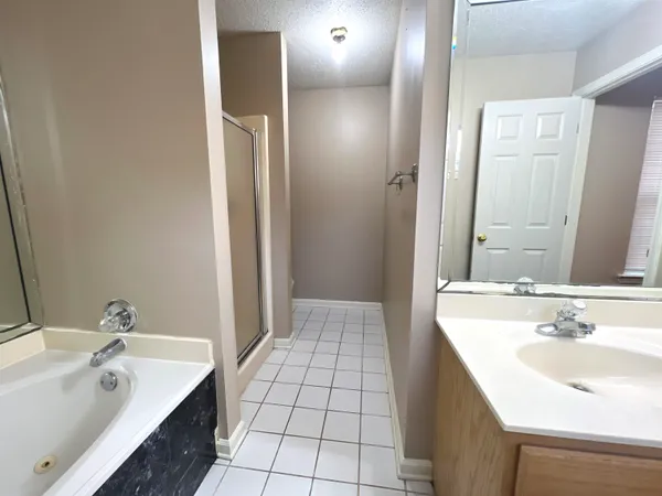 $1,750 | 9347 Garden Woods Drive, Memphis, TN 38016