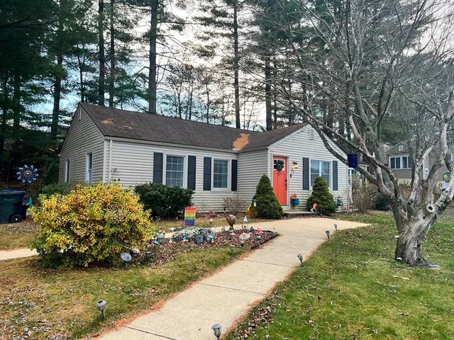 $330,000 | 37 Middlebrook Drive, Springfield, MA 01129