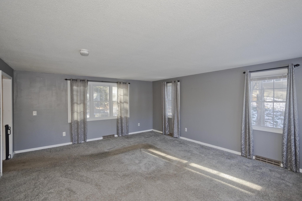 37 Middlebrook Drive Springfield, MA 01129 - Photo 16 of 33 Gallery Image 16