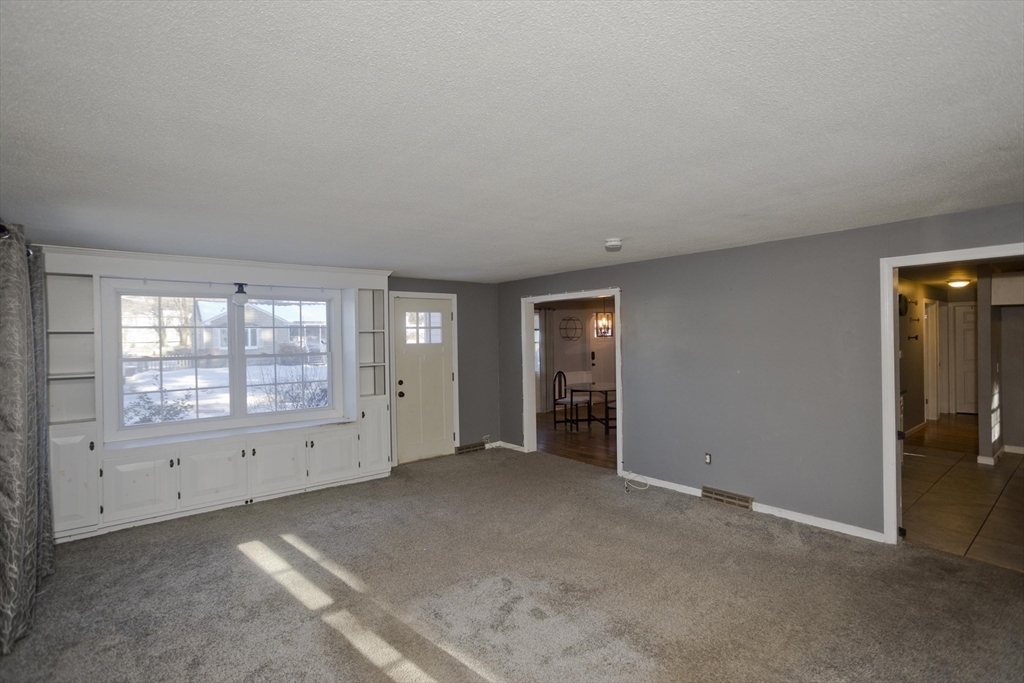 37 Middlebrook Drive Springfield, MA 01129 - Photo 18 of 33 Gallery Image 18