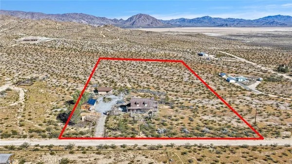 $450,000 | 31420 Rabbit Springs Lane, Lucerne Valley, CA 92356