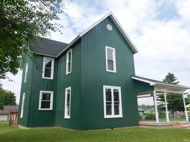 $220,000 | 404 West Huntington Street, Montpelier, IN 47359