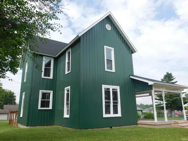 $220,000 | 404 West Huntington Street, Montpelier, IN 47359