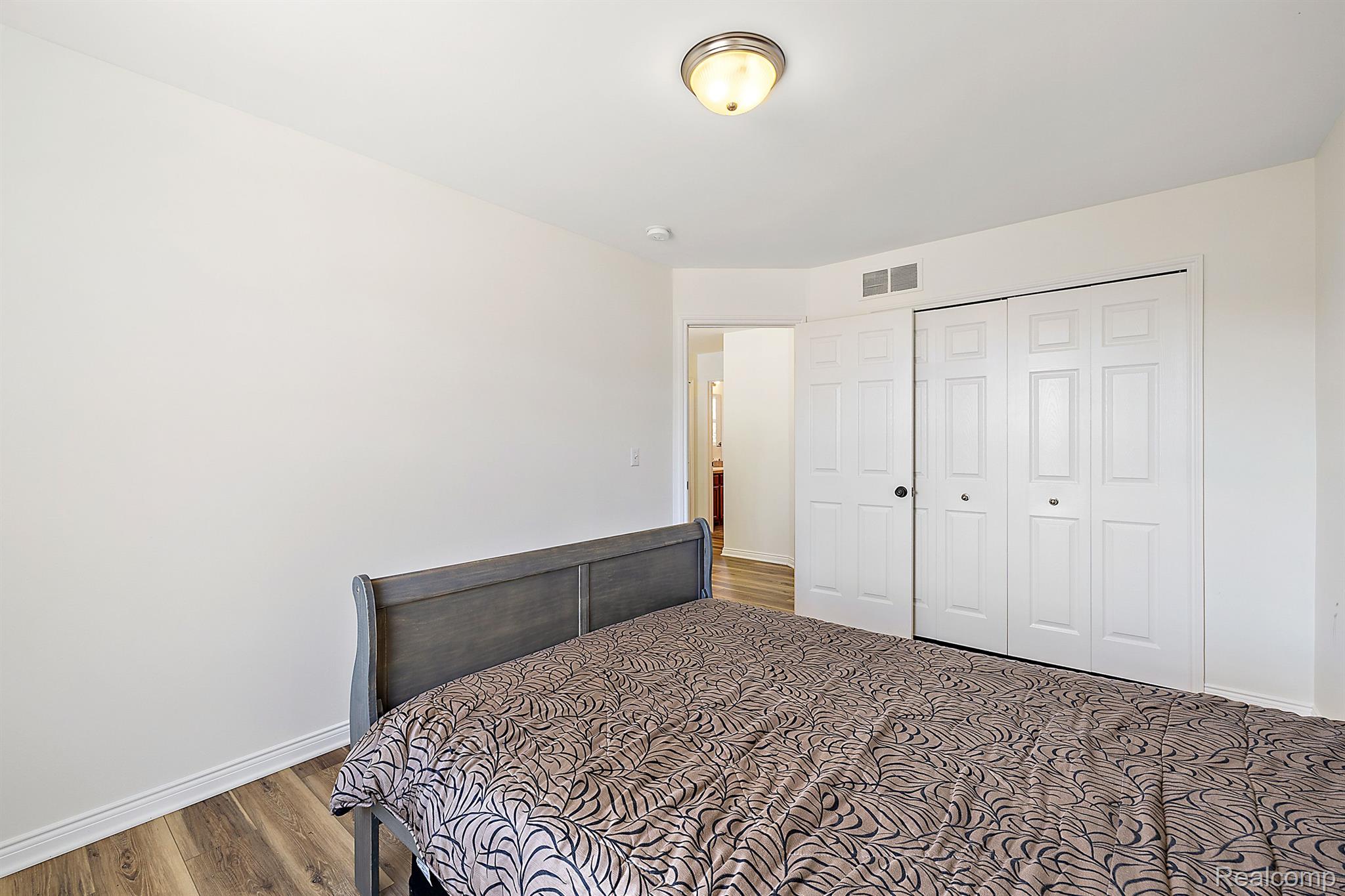 978 Monterey Ln. Rochester, MI 48307 - Photo 36 of 43 Gallery Image 36