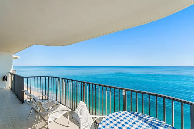$1,695,000 | 400 South Beach Road, Unit PHC, Tequesta, FL 33469