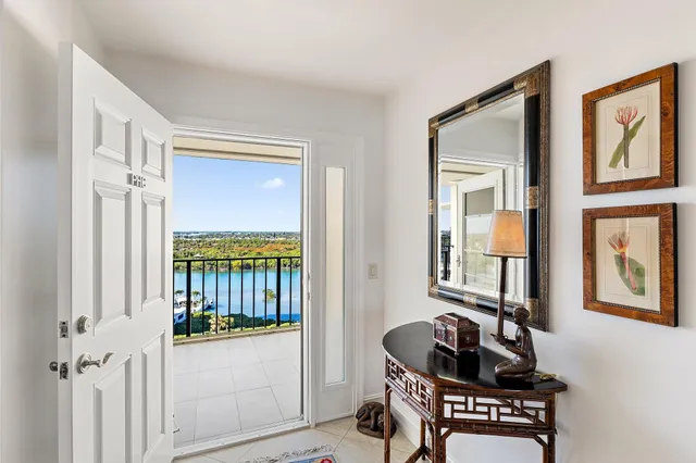 $1,695,000 | 400 South Beach Road, Unit PHC, Tequesta, FL 33469