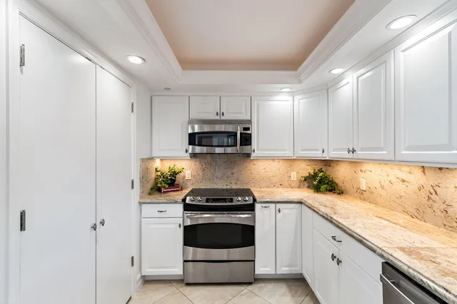 $1,695,000 | 400 South Beach Road, Unit PHC, Tequesta, FL 33469