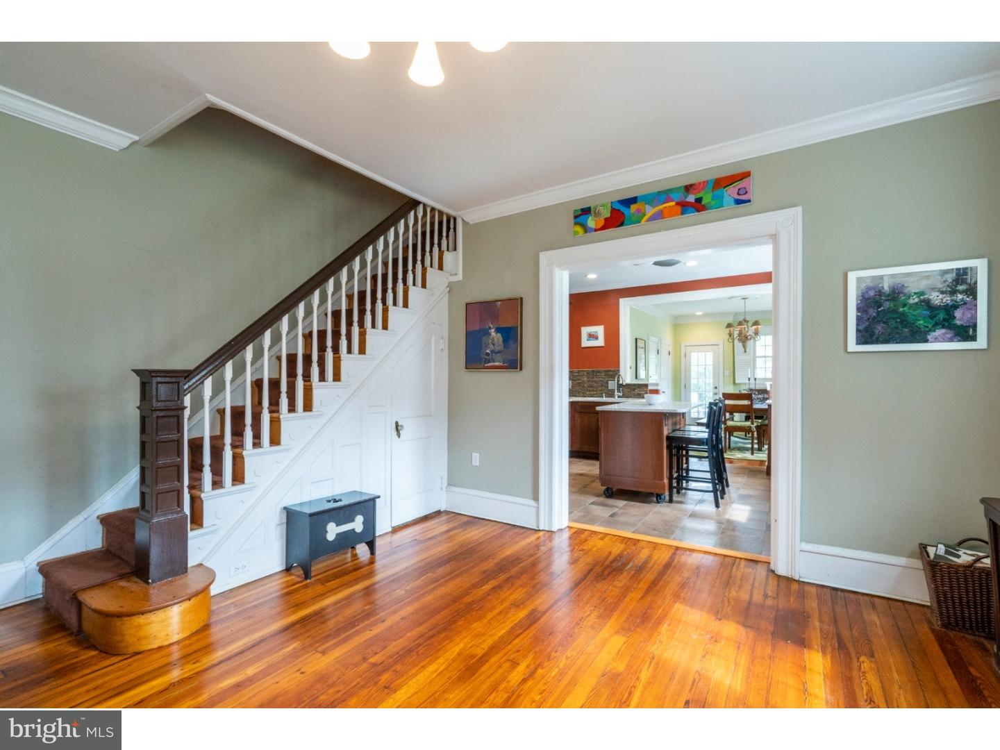 2113 West Ritner Street Philadelphia, PA 19145 - Photo 7 of 25 Living Room