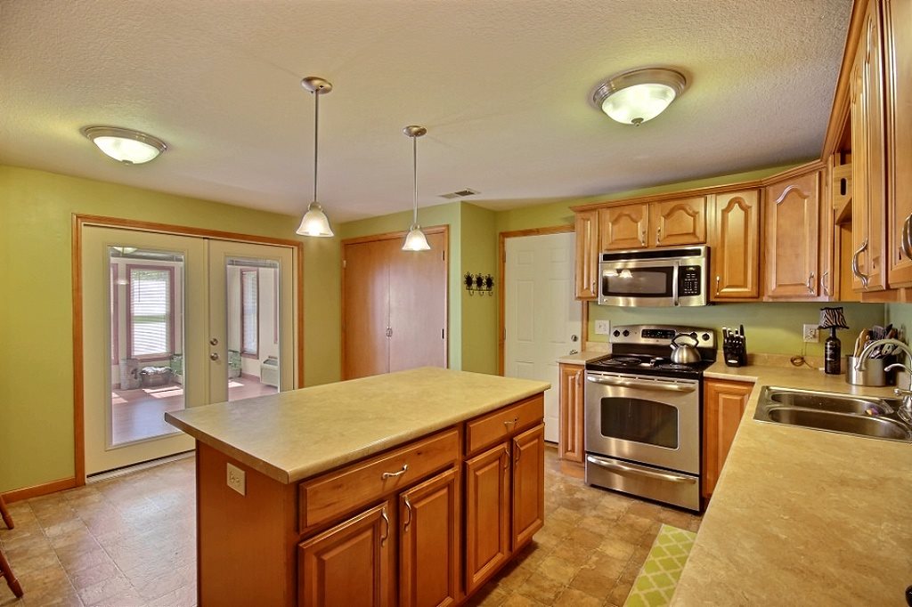 1912 Gump Road East Fort Wayne, IN 46845 - Photo 8 of 19