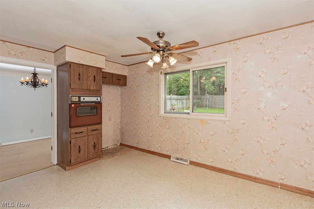 2038 Hansford Road Cleveland, OH 44124 - Photo 13 of 34 Gallery Image 13