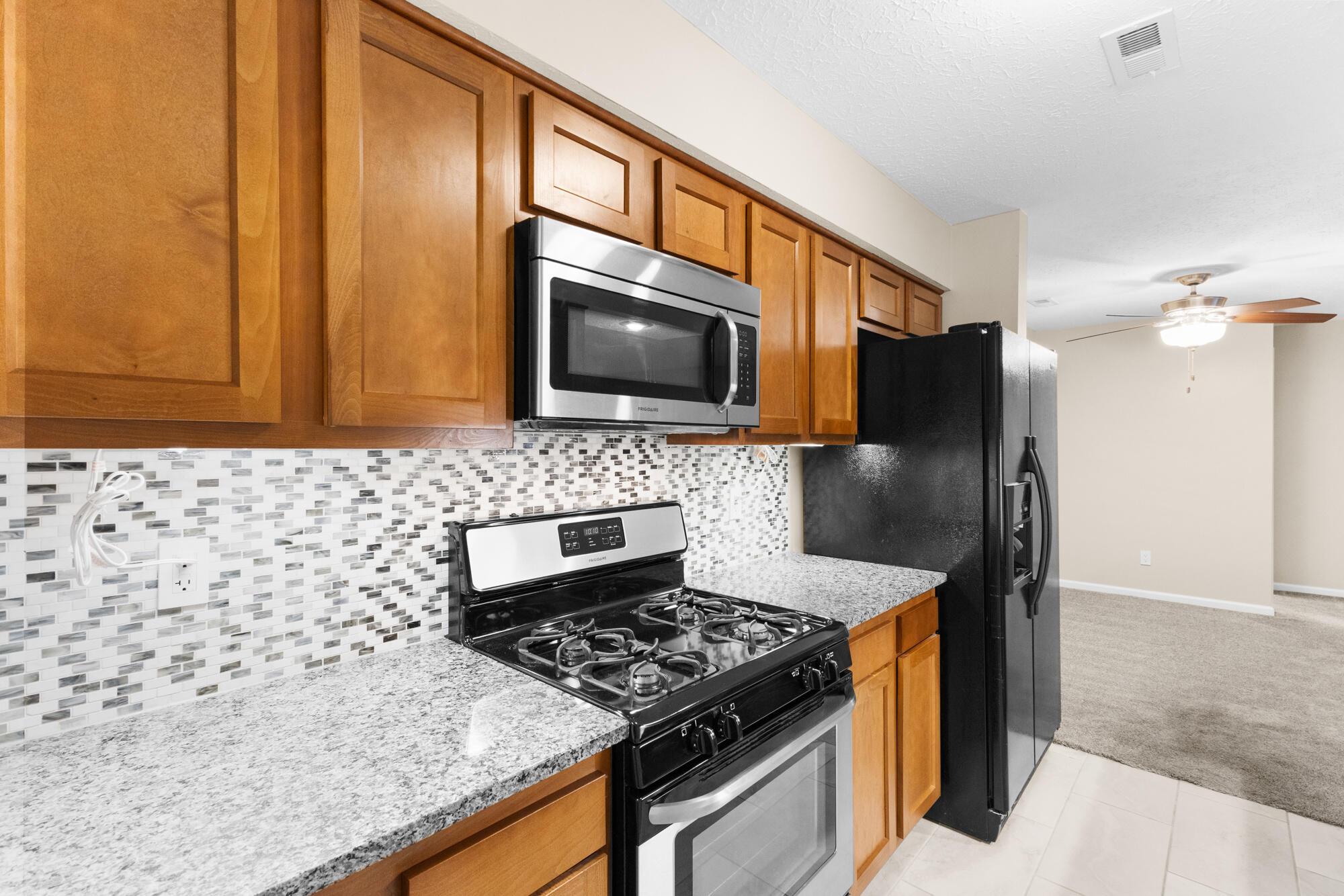 2176 Hedgerow Road, Unit 2176D Columbus, OH 43220 - Photo 10 of 24 17_17