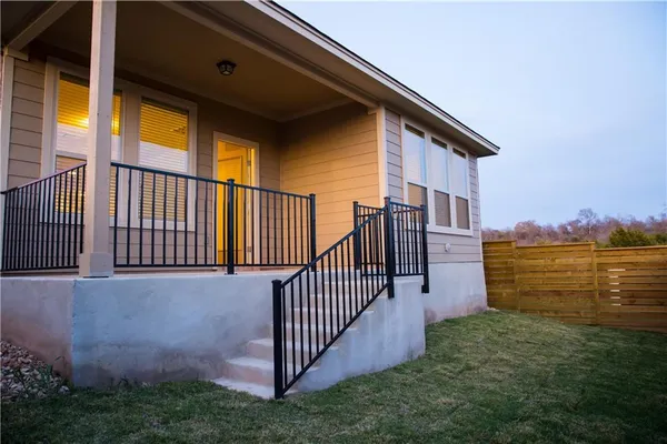 $1,995 | 3651 Sandy Brook Drive, Unit 303, Round Rock, TX 78665