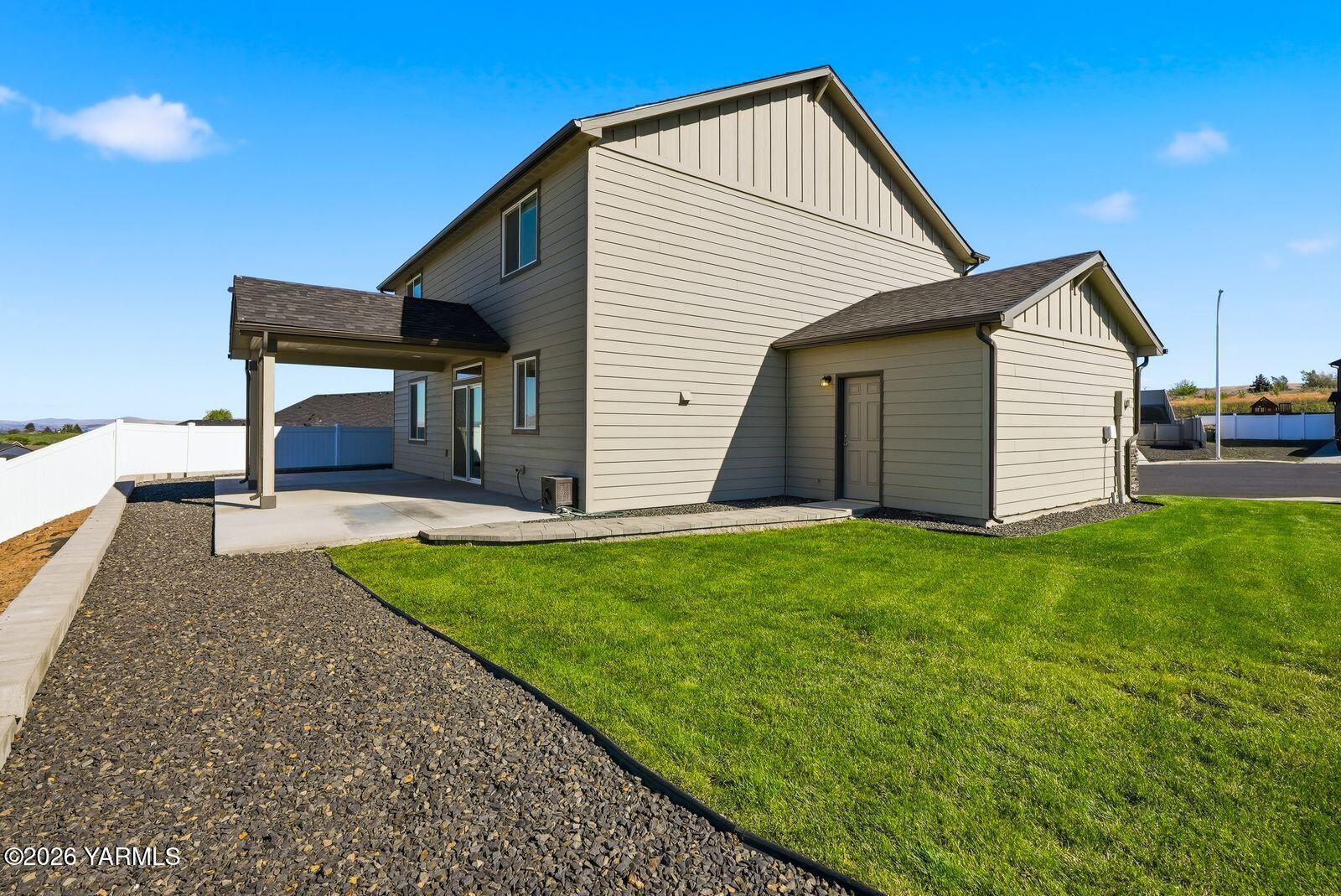 7901 West Whatcom Avenue Yakima, WA 98903 - Photo 27 of 33 Back of home and side yard