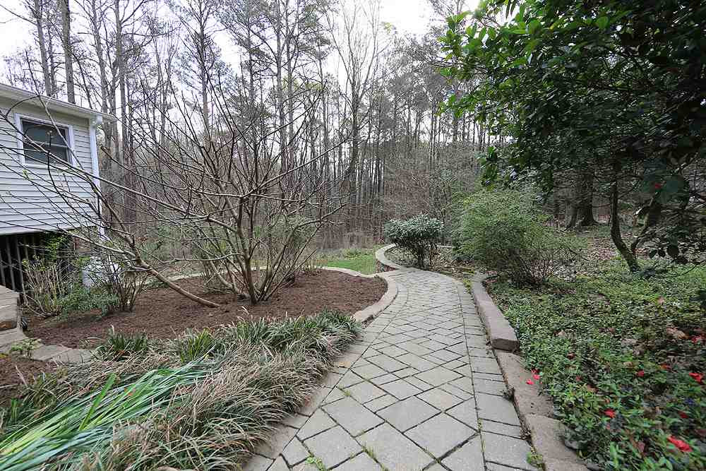 10104 East Roadstead Way Raleigh, NC 27613 - Photo 26 of 30 Yard