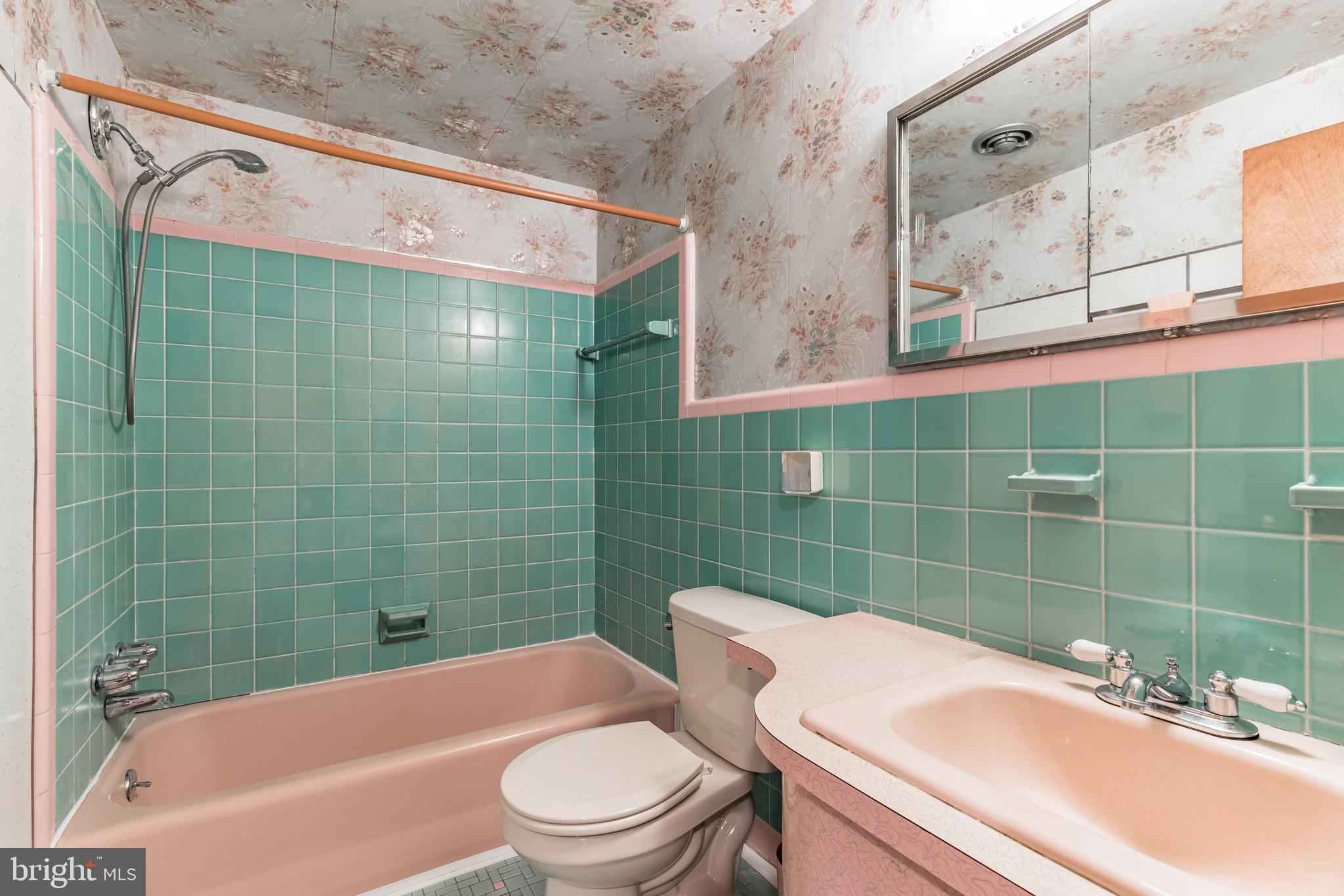 413 Buck Road Southampton, PA 18966 - Photo 24 of 34 Hall Bath
