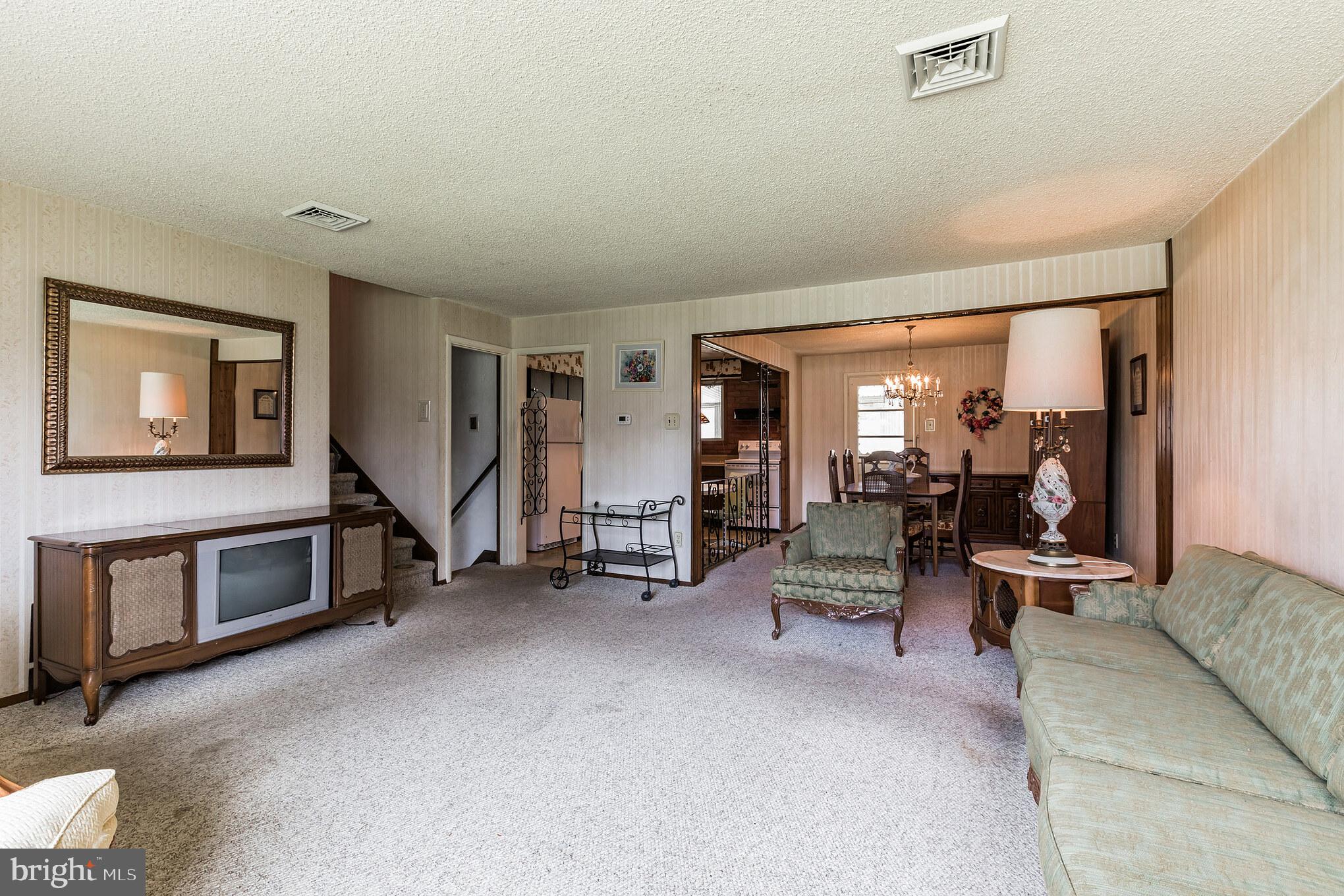 413 Buck Road Southampton, PA 18966 - Photo 8 of 34 Gallery Image 8