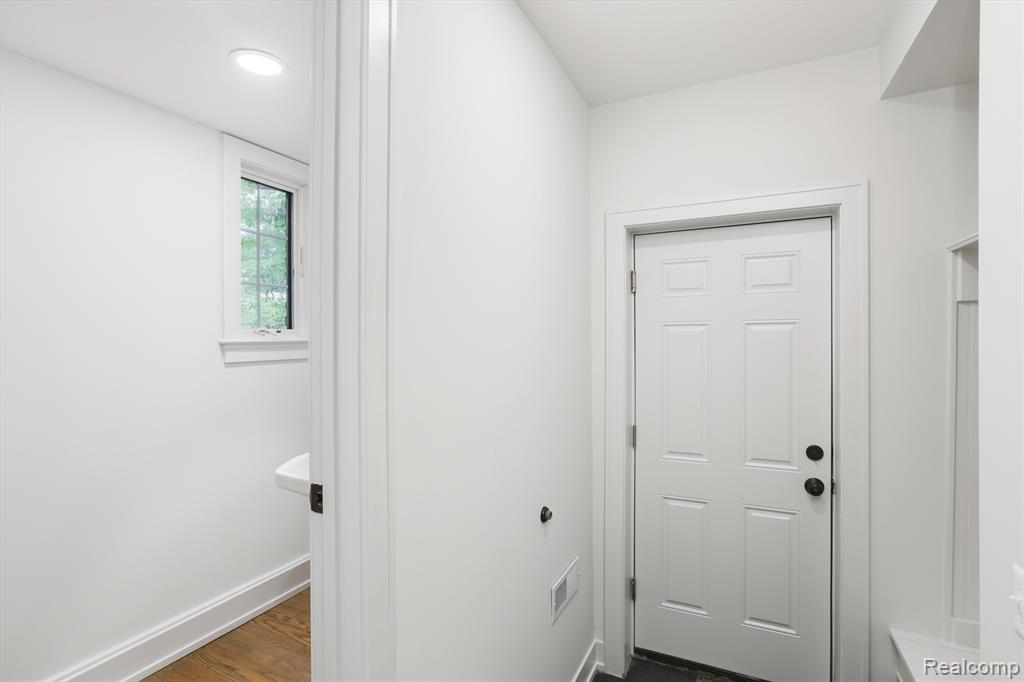 815 Rivenoak Street Birmingham, MI 48009 - Photo 14 of 57