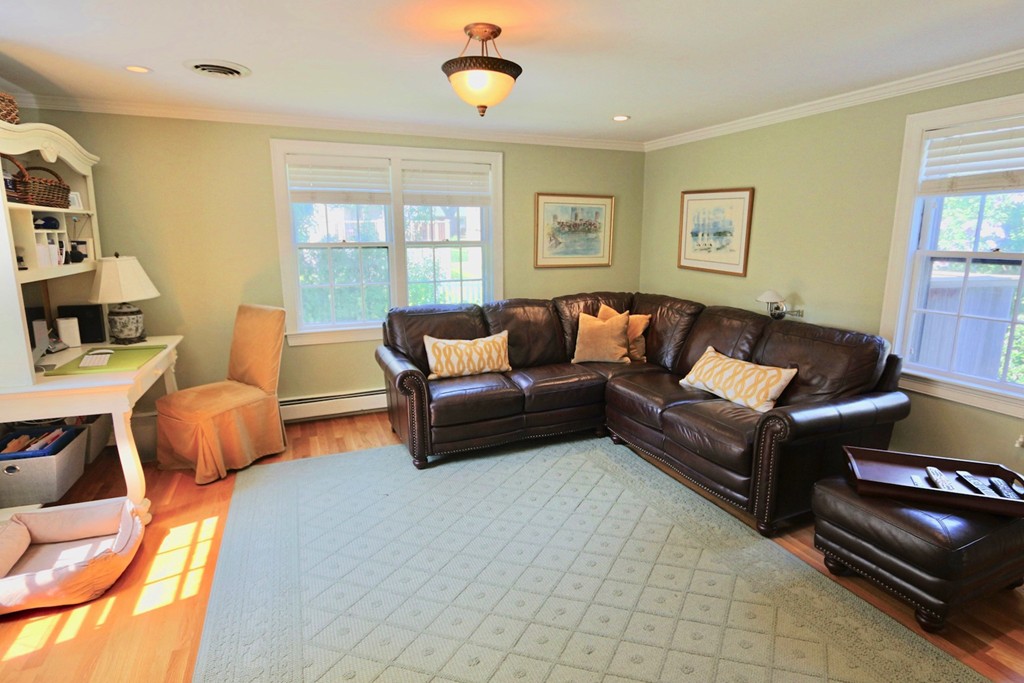 27 Sevinor Road Marblehead, MA 01945 - Photo 7 of 18