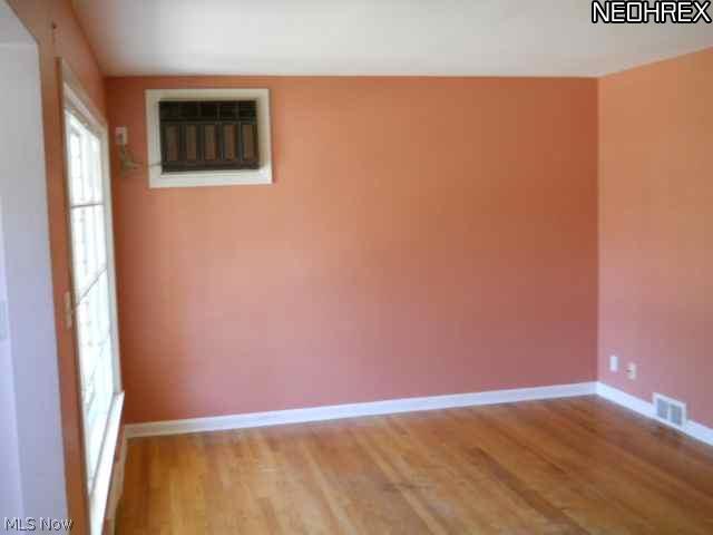 1019 Argonne Road Cleveland, OH 44121 - Photo 3 of 10