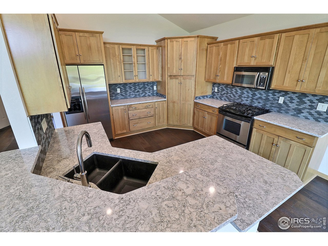 7205 Poudre River Road, Unit 3 Greeley, CO 80634 - Photo 10 of 27 New Granite with undermount sink and new faucet