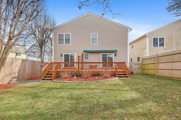 $4,600 | 105 Dean Street, Unit A, Stamford, CT 06902
