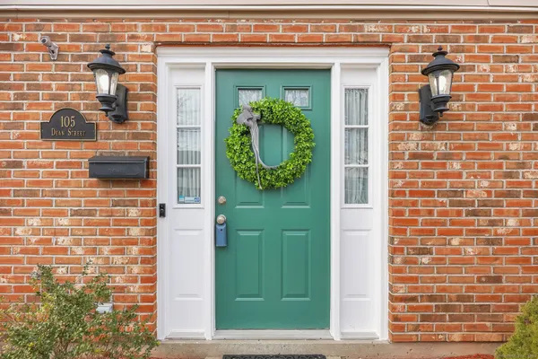 $4,600 | 105 Dean Street, Unit A, Stamford, CT 06902