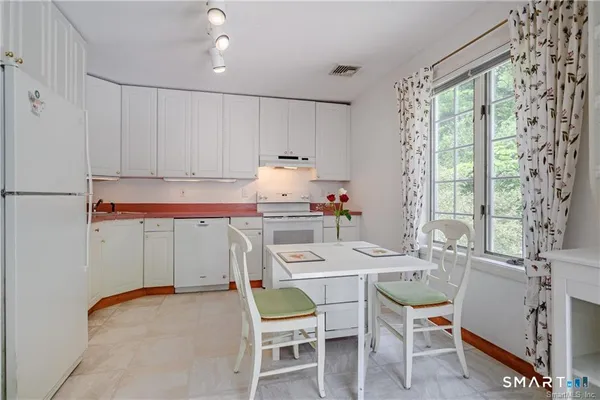 $2,000 | 144 Munn Road, Southbury, CT 06488