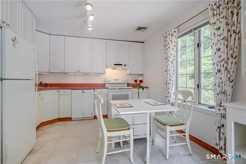 144 Munn Road Southbury, CT 06488 - Photo 2 of 10