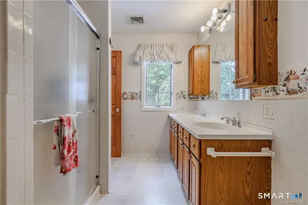 $2,000 | 144 Munn Road, Southbury, CT 06488