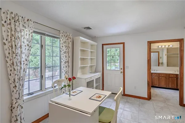 $2,000 | 144 Munn Road, Southbury, CT 06488