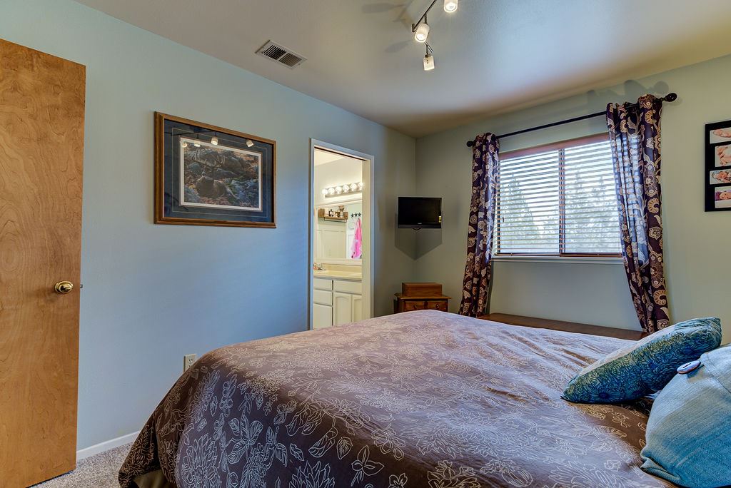5620 Schulmeyer Gulch Road Yreka, CA 96097 - Photo 17 of 27 Gallery Image 17