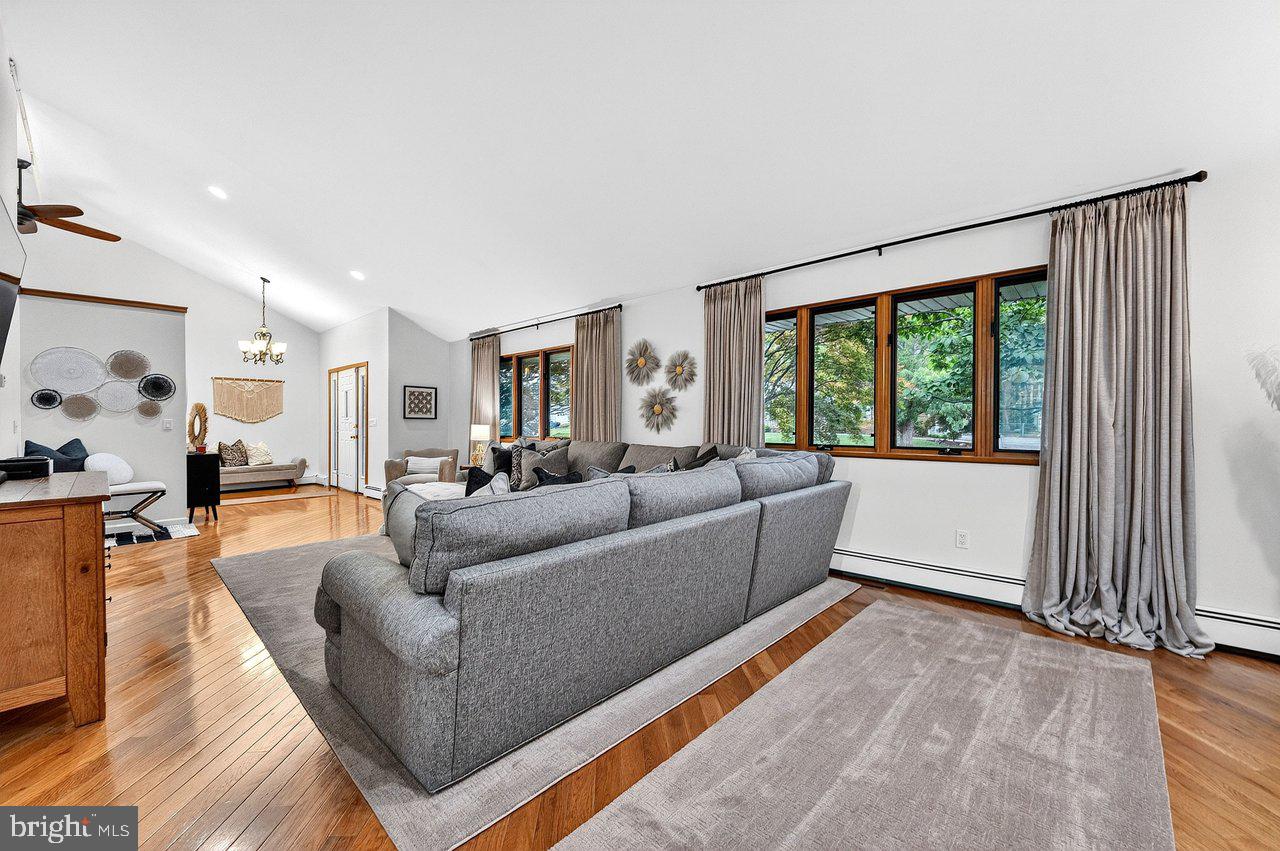 17 Azalea Way Hamilton, NJ 08690 - Photo 6 of 40