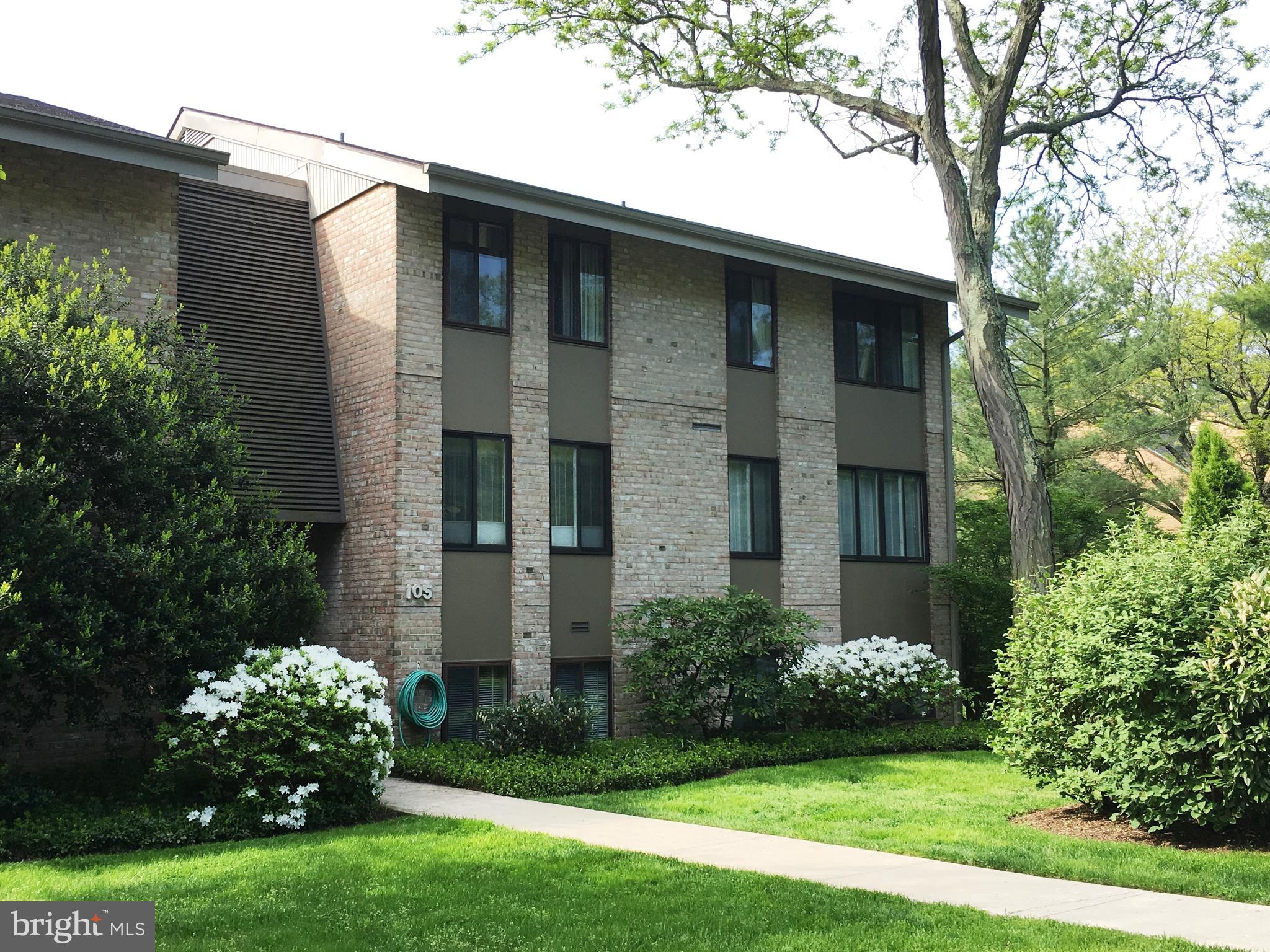 105 Cross Keys Road, Unit R105D Baltimore, MD 21210 - Photo 17 of 25 Facade