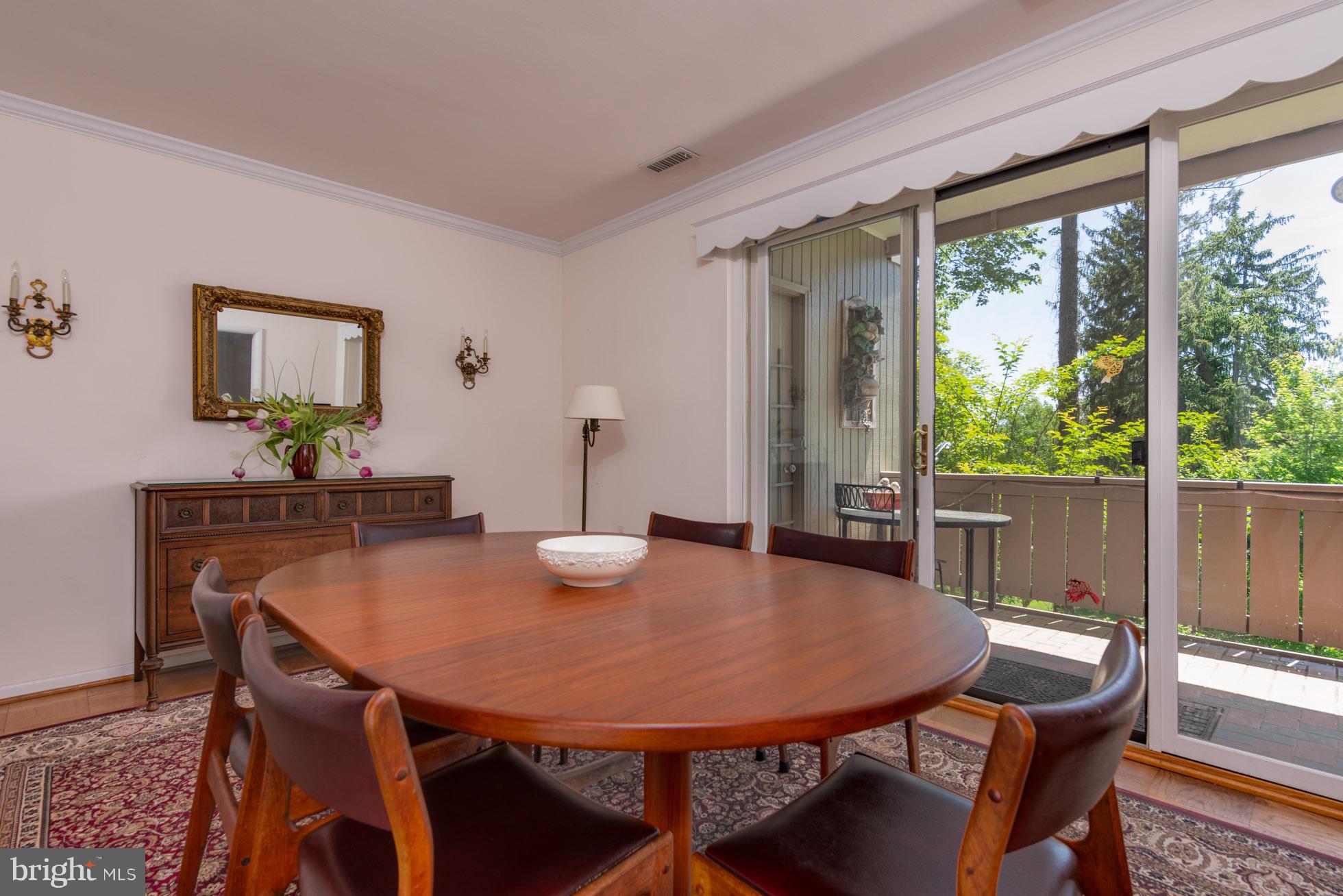 105 Cross Keys Road, Unit R105D Baltimore, MD 21210 - Photo 6 of 25 Dining Room