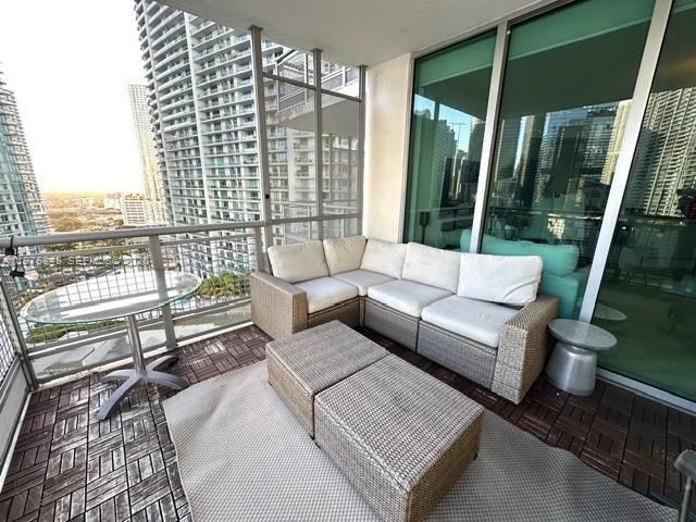 350 South Miami Avenue, Unit 2110 Miami, FL 33130 - Photo 16 of 29