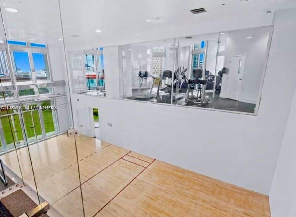 350 South Miami Avenue, Unit 2110 Miami, FL 33130 - Photo 26 of 29 Racquetball
