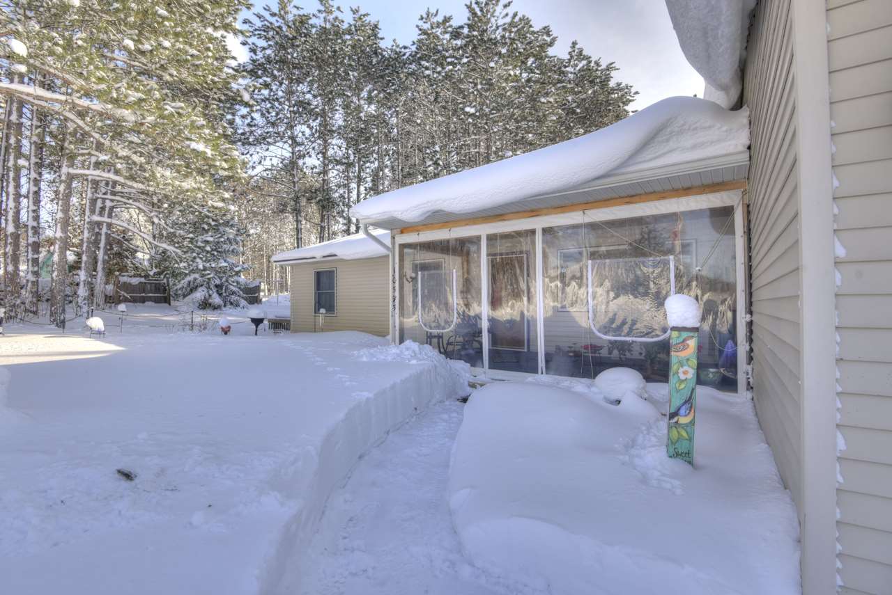 10595 Thiel Road Traverse City, MI 49685 - Photo 3 of 31 1856988-2.JPG