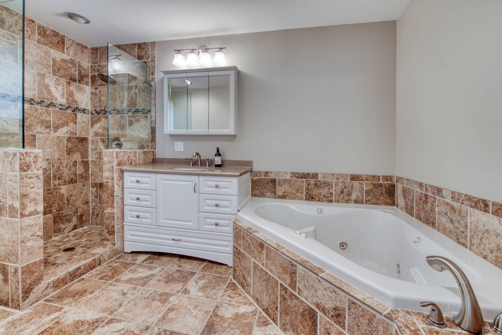 17 North Cape Lane East Hampton, NY 11937 - Photo 8 of 13