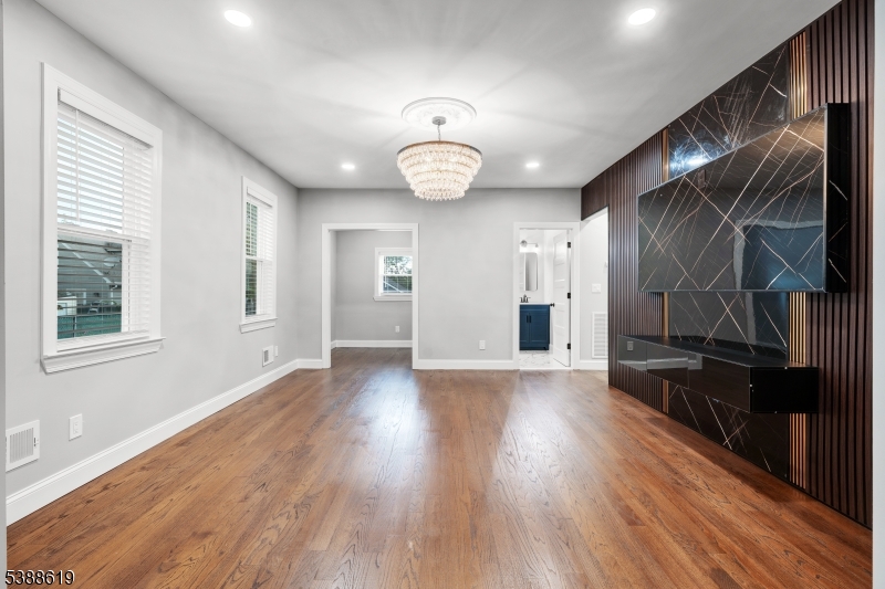 423 New Market Road Piscataway, NJ 08854 - Photo 11 of 41