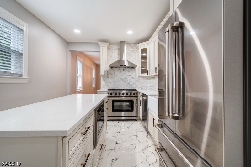 423 New Market Road Piscataway, NJ 08854 - Photo 13 of 41