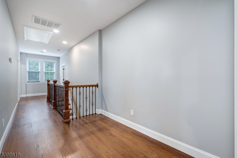 423 New Market Road Piscataway, NJ 08854 - Photo 22 of 41